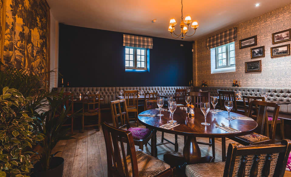 pub restaurant